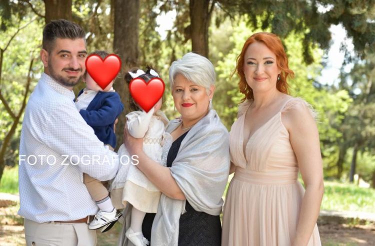 Εντυπωσιακή βάφτιση δίδυμων στα Τρίκαλα-Μαζί γεννήθηκαν και μαζί βαφτίστηκαν