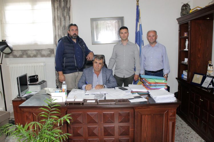 Σύμβαση έργου για τη Δ.Ε. Πύλης υπέγραψε ο Κώστας Μαράβας