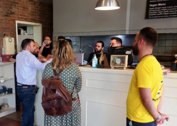Περιοδεία στα Τρίκαλα Γιώργου Στεφανάκη , υποψήφιου βουλευτή επικρατείας του ΚΚΕ