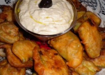 Κολοκυθάκια τηγανιτά με κουρκούτι