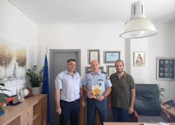 Εθιμοτυπική επίσκεψη του σωματειου Ιεροψαλτών Τρικάλων στον Αστυνομικό Διευθυντή Τρικάλων