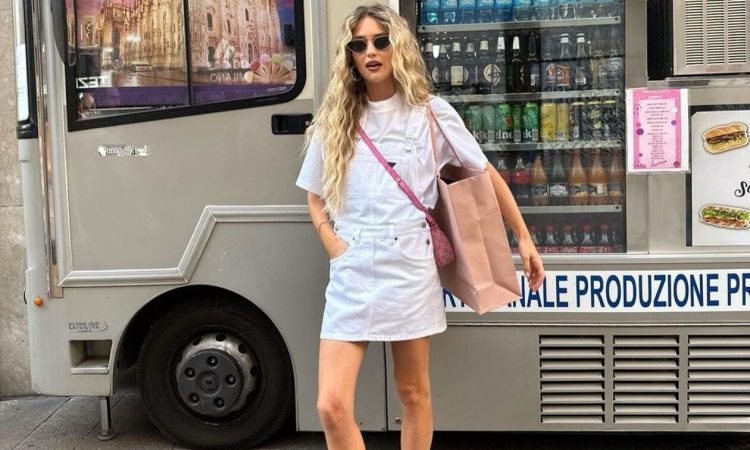 Πώς θα φορέσεις τη mini φούστα με 3 τρόπους