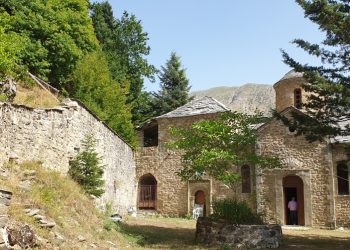 Την Ιερά Μονή Αγίας Τριάδος Δέσης διασώζει η Περιφέρεια Θεσσαλίας