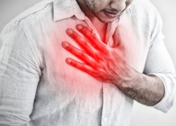 Πόνος στο στήθος: 8 σοβαρές αιτίες πλην του εμφράγματος σε εικόνες