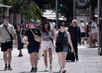 Καύσωνας Κλέων: Οι συμβουλές των πνευμονολόγων για προστασία από την ακραία ζέστη