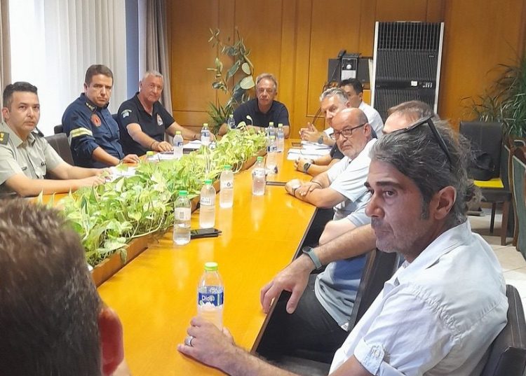 Έκτακτη σύσκεψη για την αντιμετώπιση των κινδύνων από τις δασικές πυρκαγιές λόγω πολύ υψηλής επικινδυνότητας στην Π.Ε. Τρικάλων