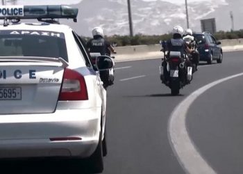 Κινηματογραφική καταδίωξη κλεμμένου αυτοκινήτου έξω από τη Λάρισα – Αστυνομικός πυροβόλησε και σκότωσε τον 20χρονο δράστη