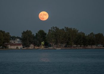 Αλιβέρι Ευβοίας: Μια όαση δίπλα στην Αττική με παραδοσιακά χωριά και καταγάλανες ακτές