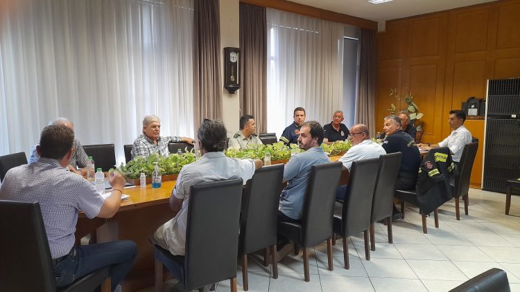 Έκτακτο συμβούλιο για την αντιμετώπιση των κινδύνων από τις δασικές πυρκαγιές