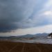 Καιρός: Ο καύσωνας υποχωρεί με μεγάλη πτώση της θερμοκρασίας – Έρχονται ισχυροί άνεμοι και μπουρίνια