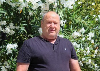Ανακοίνωση υποψηφιότητας του Στέφανου Καρακώστα  και δήλωση στήριξης στον Λευτέρη Αβραμόπουλο