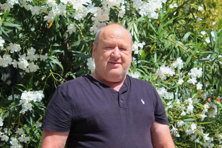 Ανακοίνωση υποψηφιότητας του Στέφανου Καρακώστα και δήλωση στήριξης στον Λευτέρη Αβραμόπουλο