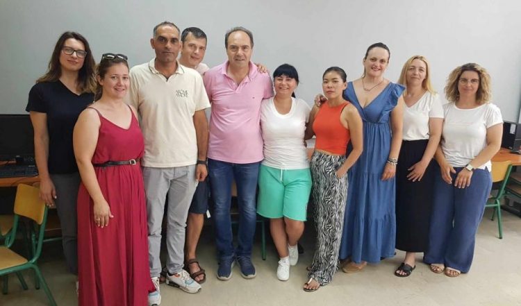 Ελληνική γλώσσα, ιστορία και πολιτισμό μαθαίνουν μετανάστες και πρόσφυγες στα Τρίκαλα