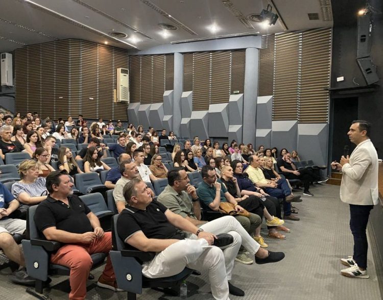 Χρήσιμη και καίρια η ενημερωτική εκδήλωση Δ. Τρικκαίων – Φροντιστών για μηχανογραφικό και σπουδές