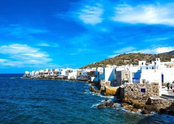Nίσυρος: Το νησί-ηφαίστειο με την άγρια ομορφιά και τα σεληνιακά τοπία