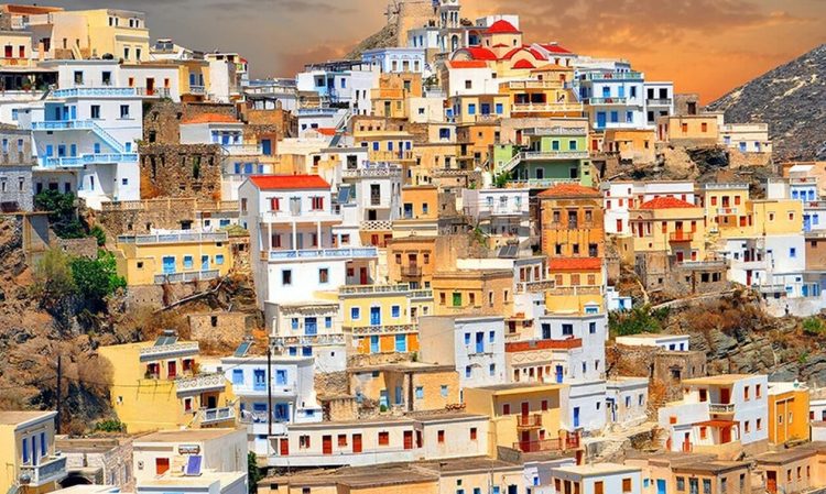 Όλυμπος: Σε αυτό το χωριό στην Κάρπαθο ο χρόνος μοιάζει να έχει σταματήσει