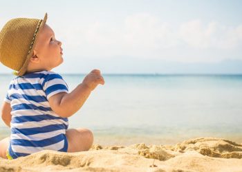 Πώς θα προστατέψετε το μωρό σας από τη ζέστη