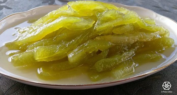 Γλυκό του κουταλιού πεπόνι σαν μπαστουνάκια