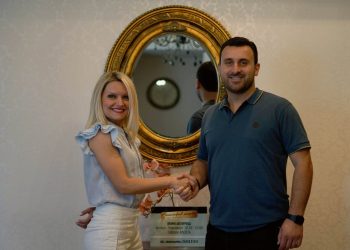 Δήλωση υποψηφιότητας της Χριστίνας Νάκη  και ανακοίνωση στήριξης στον Λευτέρη Αβραμόπουλο