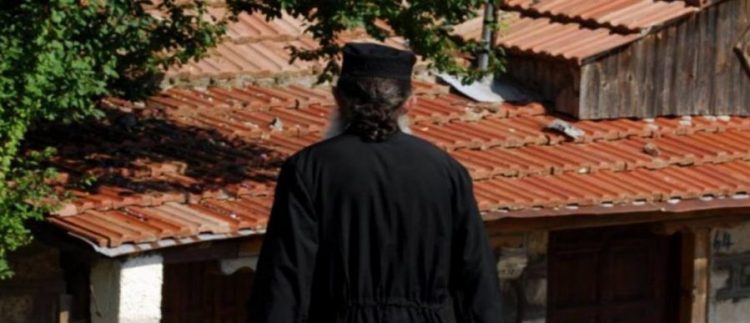 Ιερέας και ο γιος του πιάστηκαν στα χέρια σε πανηγύρι στην Αυλώνα