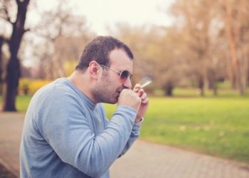 Έρευνα: Εκατομμύρια καπνιστές έχουν μυστηριώδη πάθηση των πνευμόνων που δεν είναι ΧΑΠ