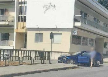 Τρίκαλα | Σφοδρή σύγκρουση ΙΧ μεγάλου κυβισμού στο Μαιευτήριο