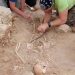 Πολωνία: Λείψανα παιδιού «βρικόλακα» ανακάλυψαν αρχαιολόγοι – Ήταν δεμένο με λουκέτο