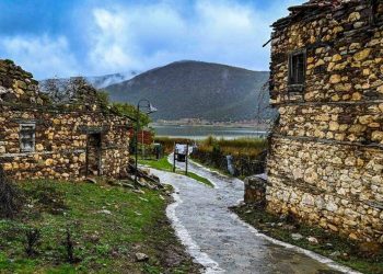 Άγιος Αχίλλειος: Ένα νησί τελείως διαφορετικό από τα συνηθισμένα στα 900 μέτρα υψόμετρο