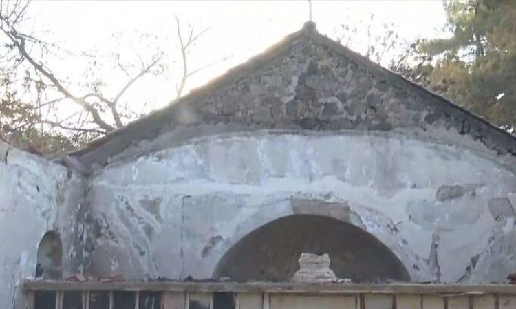Φωτιά στην Αλεξανδρούπολη: Κάηκε ολοσχερώς ιστορική εκκλησία στο Αετοχώρι – Συγκλονιστικές εικόνες