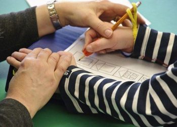 Περισσότερα από 320 παιδιά με ειδικές εκπαιδευτικές ανάγκες σε όλη τη Θεσσαλία αποκτούν ισότιμη πρόσβαση στη γνώση – Πρόγραμμα 30 εκατ. ευρώ από το ΕΣΠΑ Θεσσαλίας 2021-2027 για προσλήψεις εκπαιδευτικών και ειδικού προσωπικού