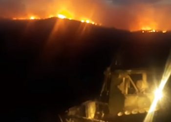 Φωτιά στην Αλεξανδρούπολη: Οι Ένοπλες Δυνάμεις στη μάχη με τις φλόγες (video)