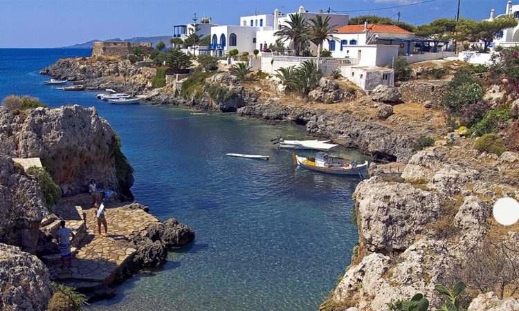 Κύθηρα: Το νησί που αποτέλεσε πηγή έμπνευσης καλλιτεχνών – Τα «σημάδια» της ιστορίας και του μύθου