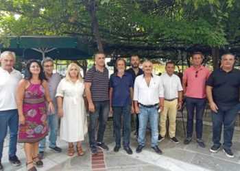 Επίσημη πρώτη του Δημήτρη Κουρέτα με τους υποψήφιους συμβούλους του στα Τρίκαλα