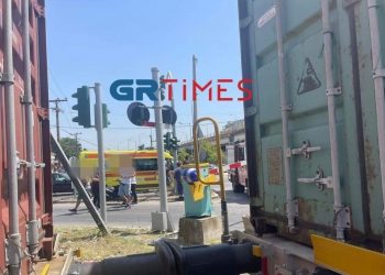 Μηχανή τρένου συγκρούστηκε με ΙΧ στη Θεσσαλονίκη – Ένας τραυματίας