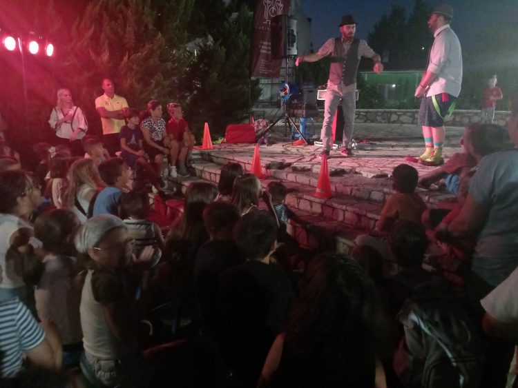 Παράσταση Ανιματέρ για τα παιδιά της Πύλης
