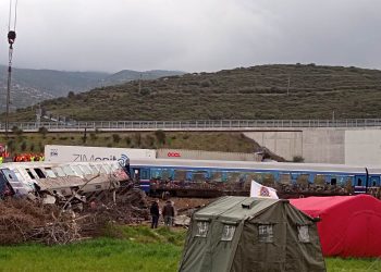 Τέμπη: Μακάβρια αποκάλυψη – «Ανθρώπινα μέλη στα καμένα βαγόνια, έξι μήνες μετά την τραγωδία»