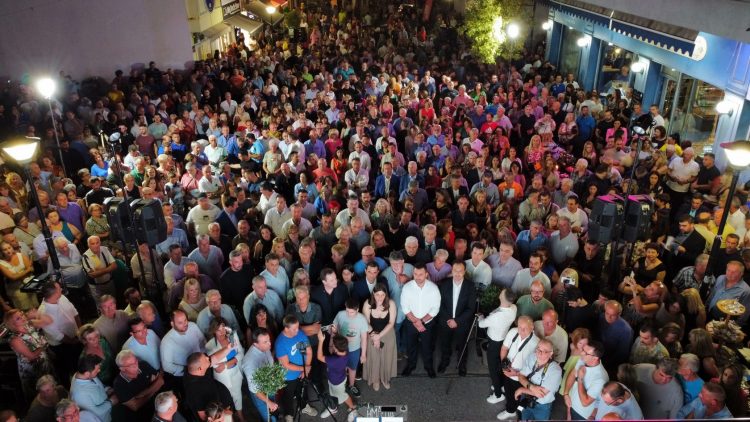Πάνω από 2.500 κόσμου στα εγκαίνια του εκλογικού κέντρου Αβραμόπουλου