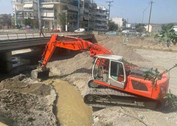 Σε  74 σημεία επιχειρούν τα μηχανήματα της Περιφέρειας Θεσσαλίας για τον καθαρισμό ποταμών και την αποκατάσταση αναχωμάτων