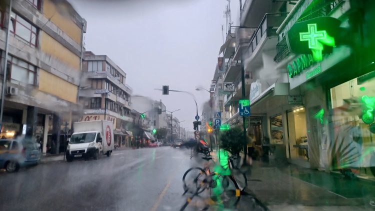 Δήμος Τρικκαίων: Κλειστά καταστήματα και ειδικά μέτρα για την κακοκαιρία-Εκκληση να μη μετακινούνται οι πολιτες