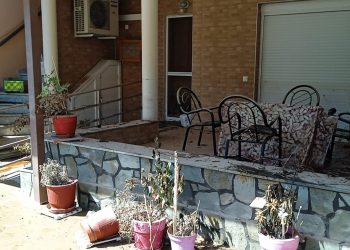 Τρίκαλα: Εθελοντές του ΜοιραΖΩμαι βοηθούν στον καθαρισμό των πλημμυρισμένων σπιτιών-Που να απευθυνθείτε για βοήθεια