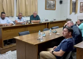 Ο Κώστας Μαράβας ενημέρωσε την αντιπολίτευση