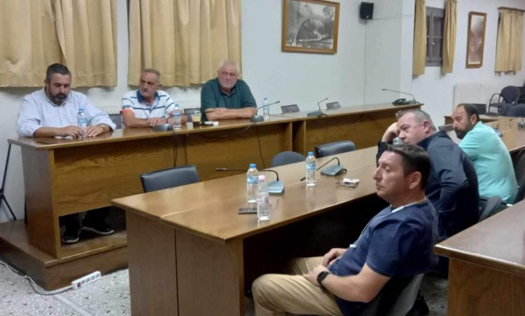 Ο Κώστας Μαράβας ενημέρωσε την αντιπολίτευση