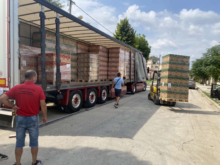 Ίδρυμα Χατζηγάκη: Αποστολές Στήριξης για τη Θεσσαλία-Παραδόθηκαν 13 Τόνοι Προϊόντων
