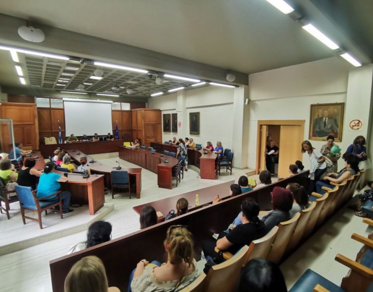 Ακόμη πιο καθαρά σχολεία, ο κοινός στόχος καθαριστριών – Δήμου Τρικκαίων