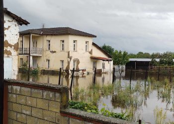 Τεράστιες καταστροφές στα Μεγάλα Καλύβια-Έκκληση κατοίκων για βοήθεια