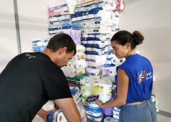 Η Αναστασία από την Αθήνα και ο Γιώργος από τη Δράμα στο Δίκτυο Εθελοντών Τρικάλων