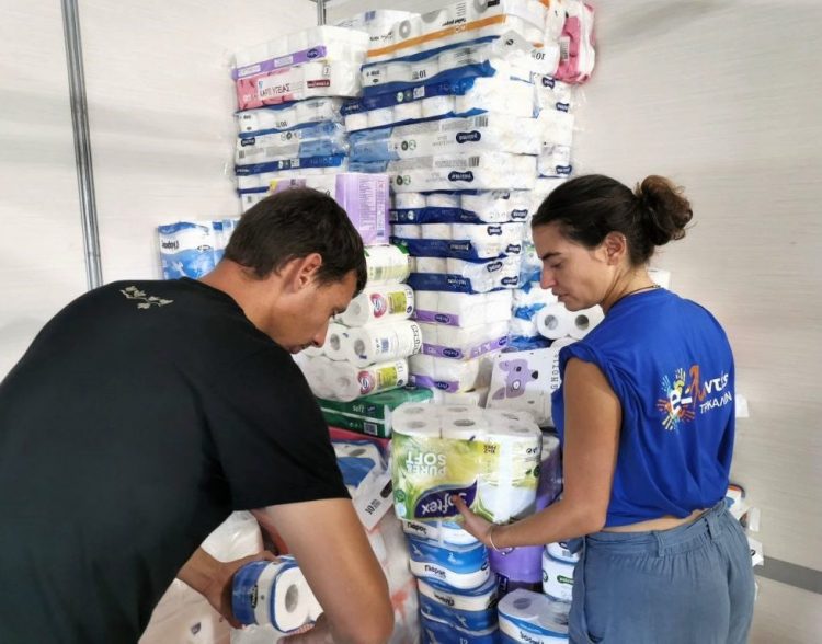 Η Αναστασία από την Αθήνα και ο Γιώργος από τη Δράμα στο Δίκτυο Εθελοντών Τρικάλων