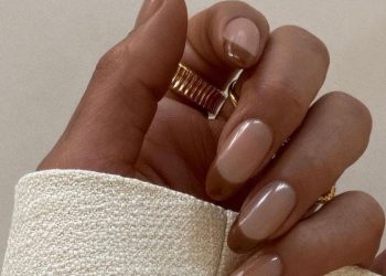 «Latte nails!» 6 manicure που θα σε κάνουν να υιοθετήσεις την hot τάση του φθινοπώρου