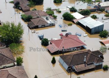 Η πλημμυρισμένη Φαρκαδόνα -Εικόνες  πριν 33 λεπτά