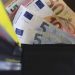 Αυγούστου: Έγινε η κλήρωση – Ποιοι κερδίζουν από 1.000 έως 50.000 ευρώ